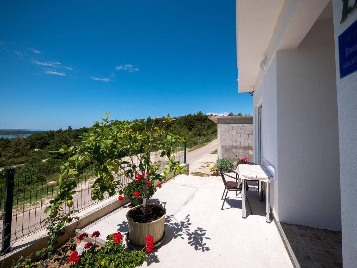 Ražanac Apartments Tri Mora מראה חיצוני תמונה