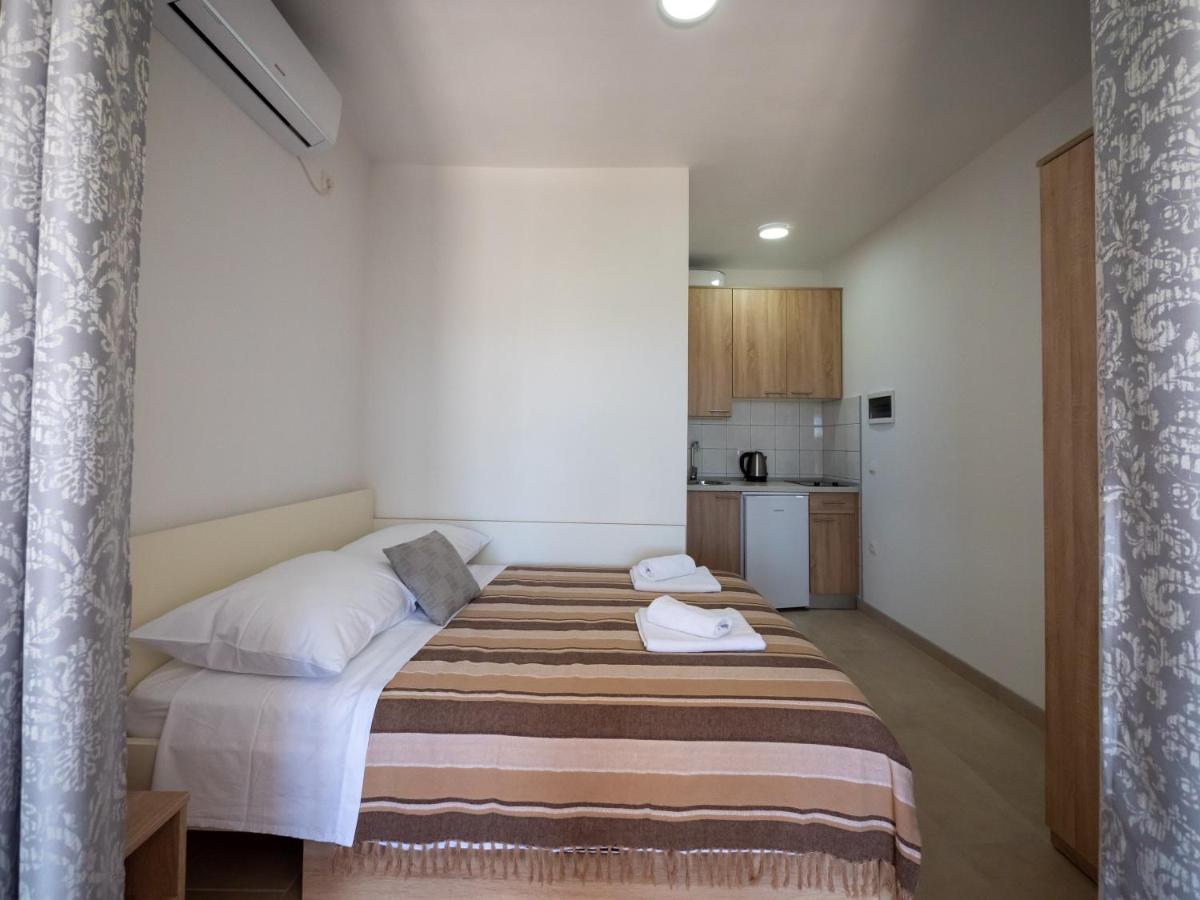 Ražanac Apartments Tri Mora מראה חיצוני תמונה
