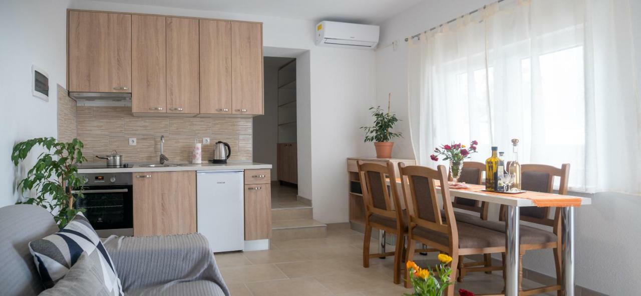 Ražanac Apartments Tri Mora מראה חיצוני תמונה