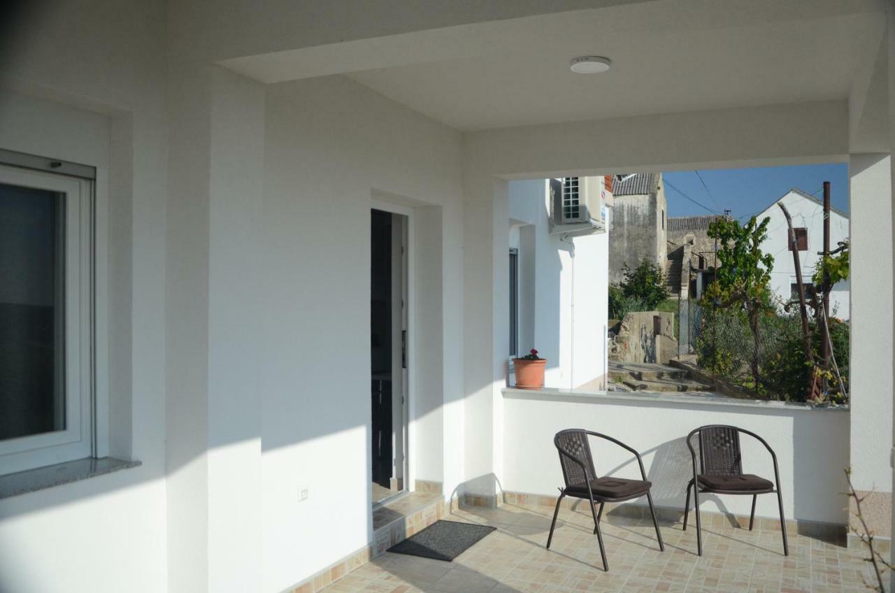 Ražanac Apartments Tri Mora מראה חיצוני תמונה